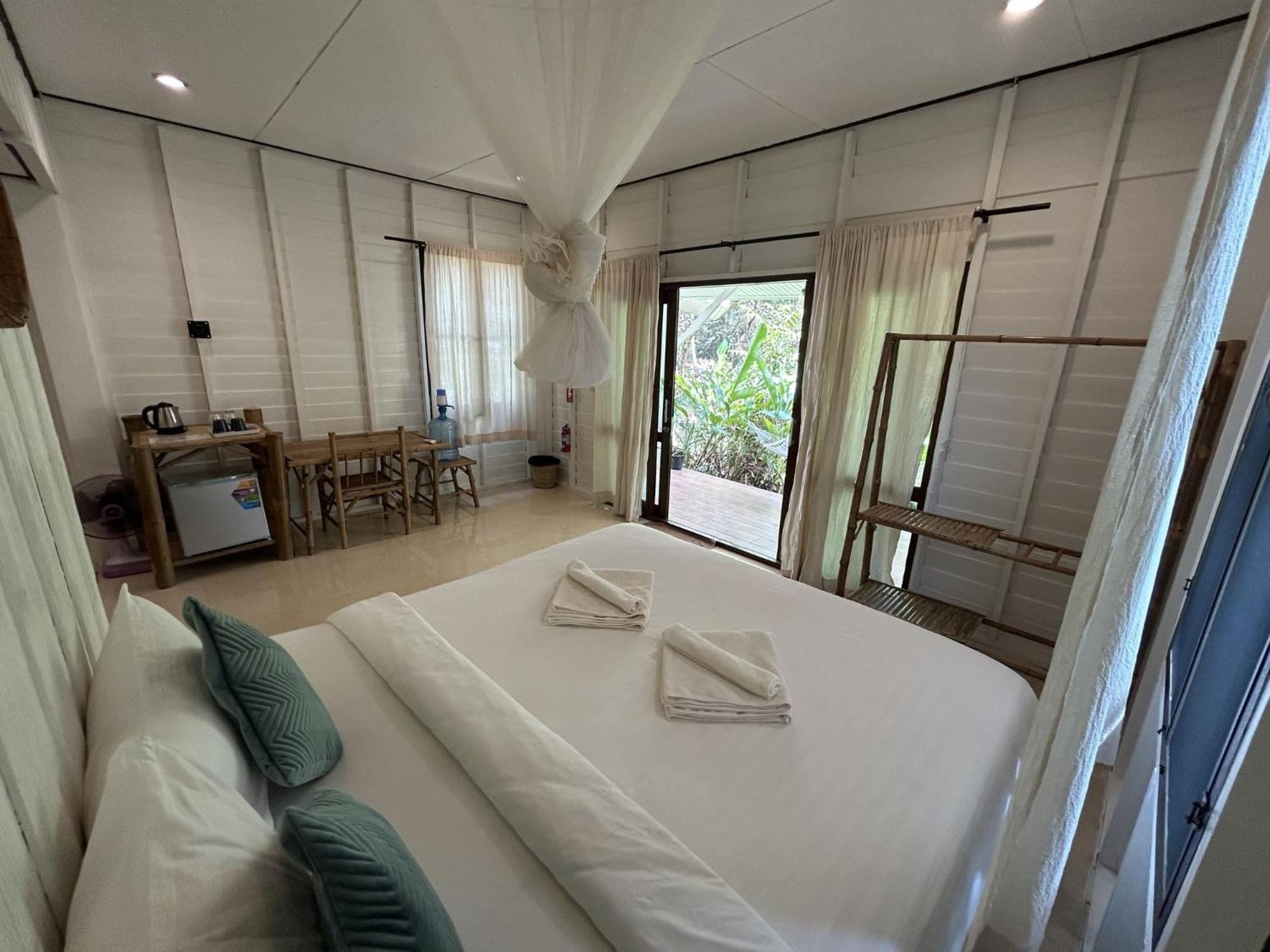The River Retreat Koh Mak Bagian luar foto
